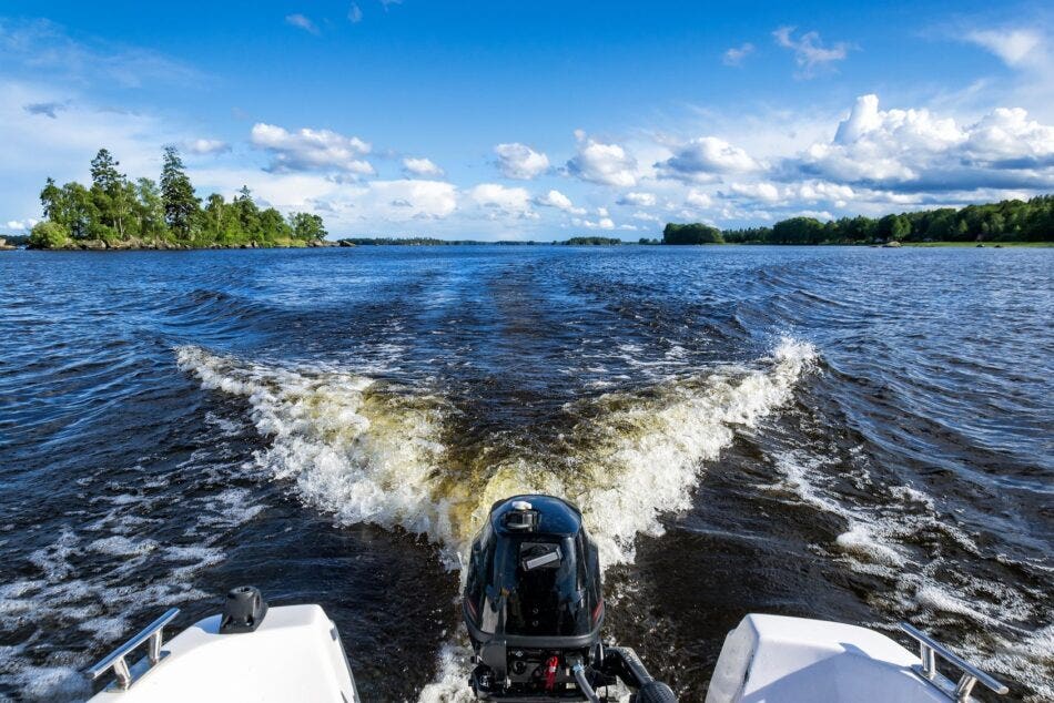 8 Lakes to Take Your Boat in Western Canada