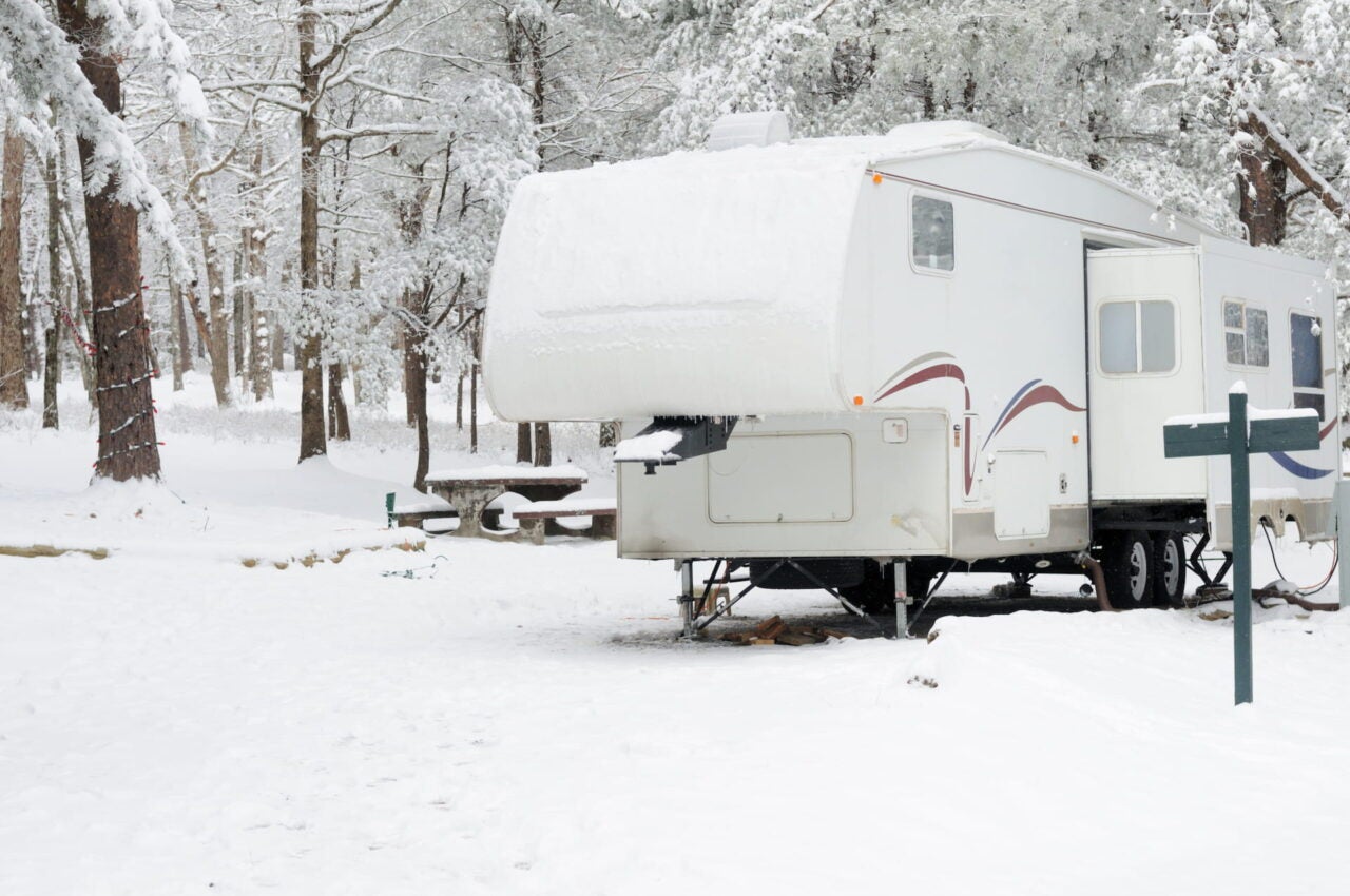 How to Deal with Ice Damming on Your RV