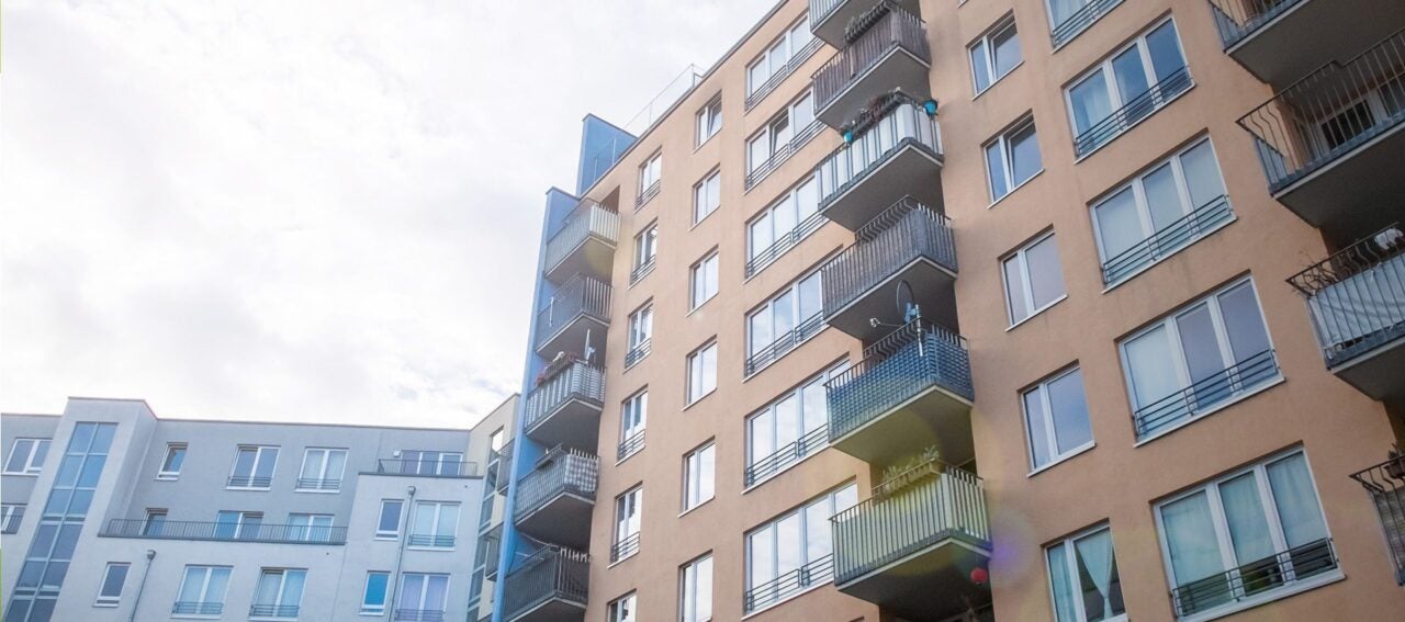 Stratas can terminate by 80% owner vote