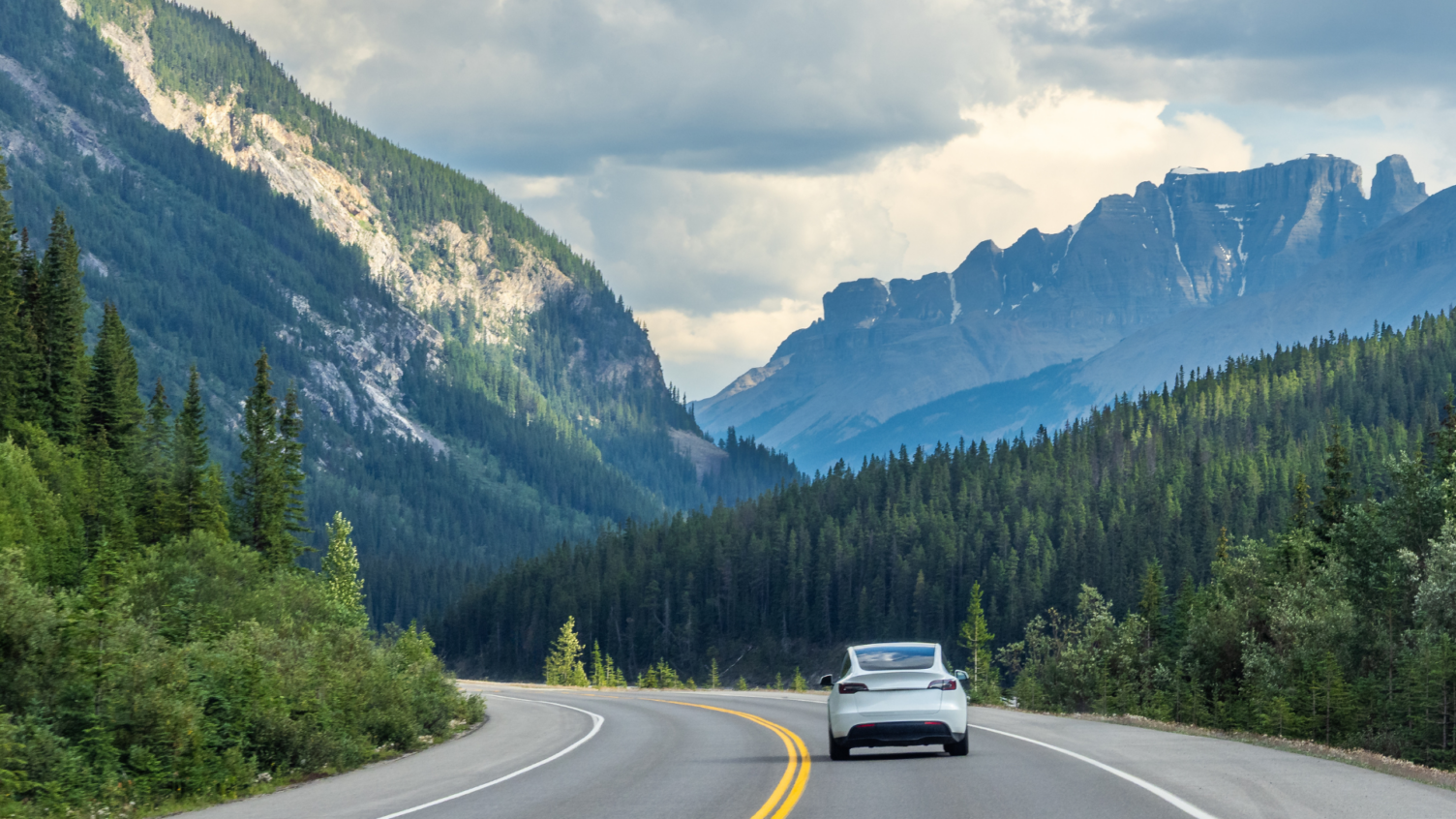 Our favourite road trips across Canada: 6 unforgettable routes from coast to coast 